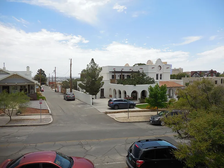 701 W Yandell Dr #8 — Photo 18