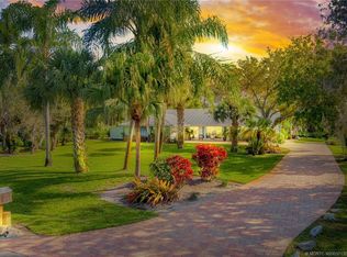 1005 SW Magnolia Bluff Dr, Palm City, FL 34990