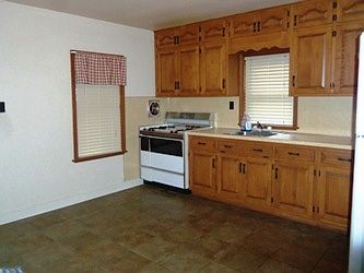 3rd image of 320 Essex St