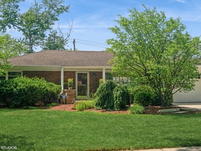 904 S Tower Dr, Mount Prospect, IL, 60056
