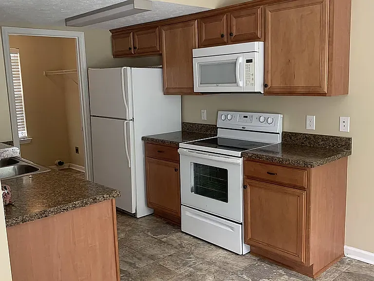 Building Photo - 652 McKean Dr