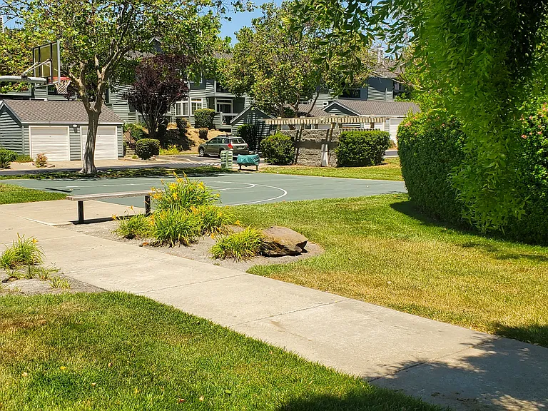7815 Canyon Meadow Cir #B — Photo 35