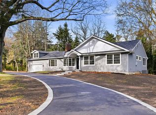 3 Atlanta Dr, Huntington, NY 11743