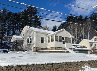 19 Arnold Rd, Sturbridge, MA 01518