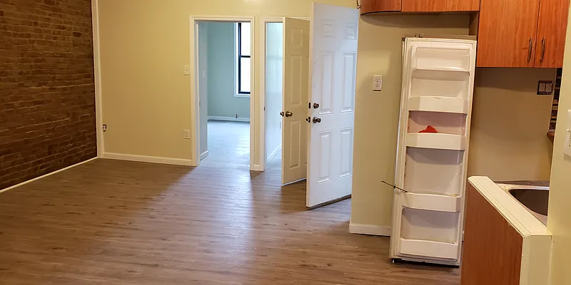 Rented by Naomi Property LLC | media 18