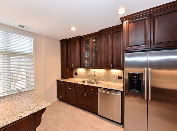 3rd image of 85 E Laurel Ave APT 2A