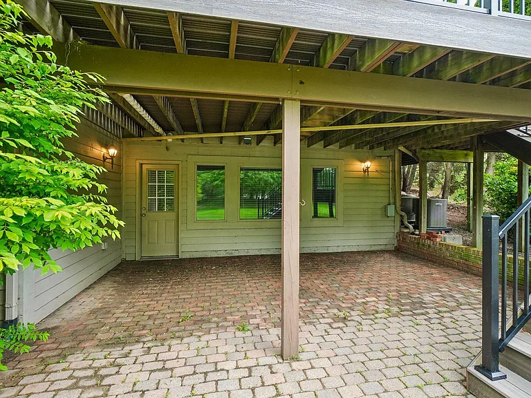 1819 Brookview Dr — Photo 68