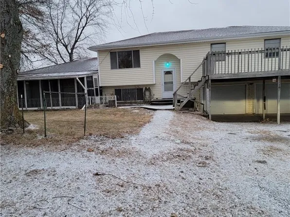 23262 Oak St, Higginsville, MO 64037