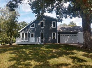 1521 Oak Ct, Hampton, IA 50441