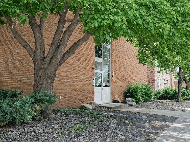 801 University Ave SE — Photo 21