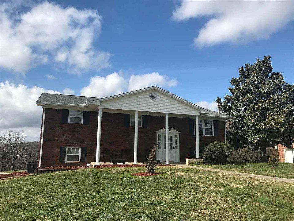 1st image of 3420 Deena Cir