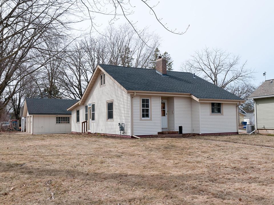 1st image of 132 Couture Ave