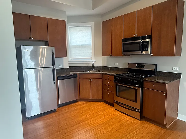 2407 N Clybourn Ave #4F — Photo 6