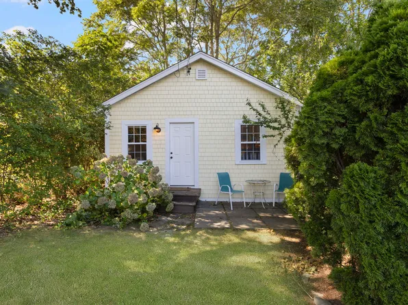 109 Allston Ave, Middletown, RI 02842