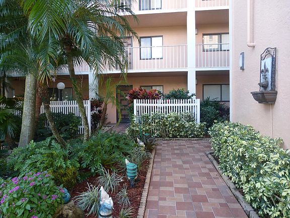 4th image of 7290 Kinghurst Drive #508