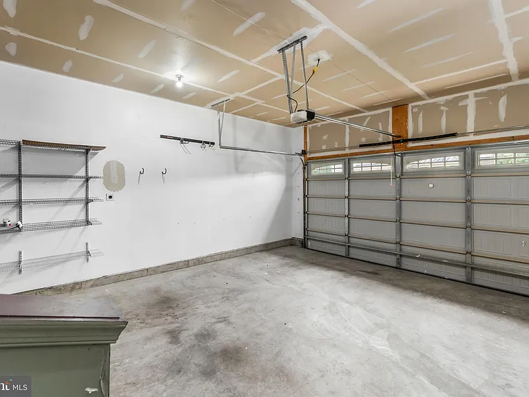 7570 Arundel Woods Dr — Photo 57