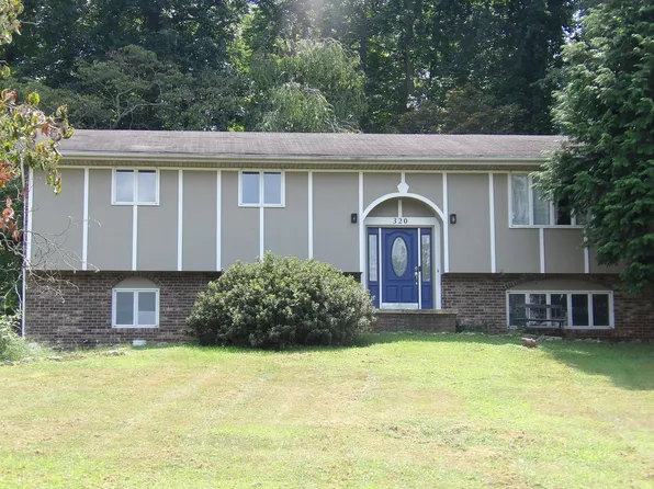 320 Poplar St #M, Mount Carmel, TN 37645