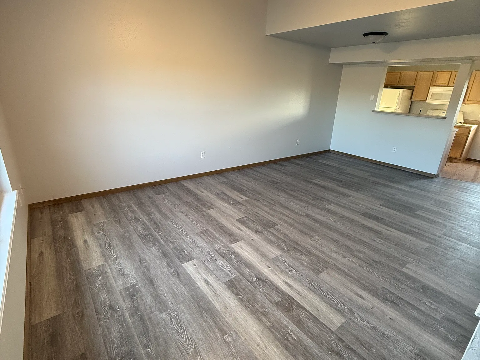 4 bed, 1500 sqft, $1,500 — Photo 2