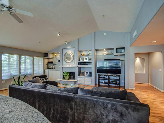 family room 4