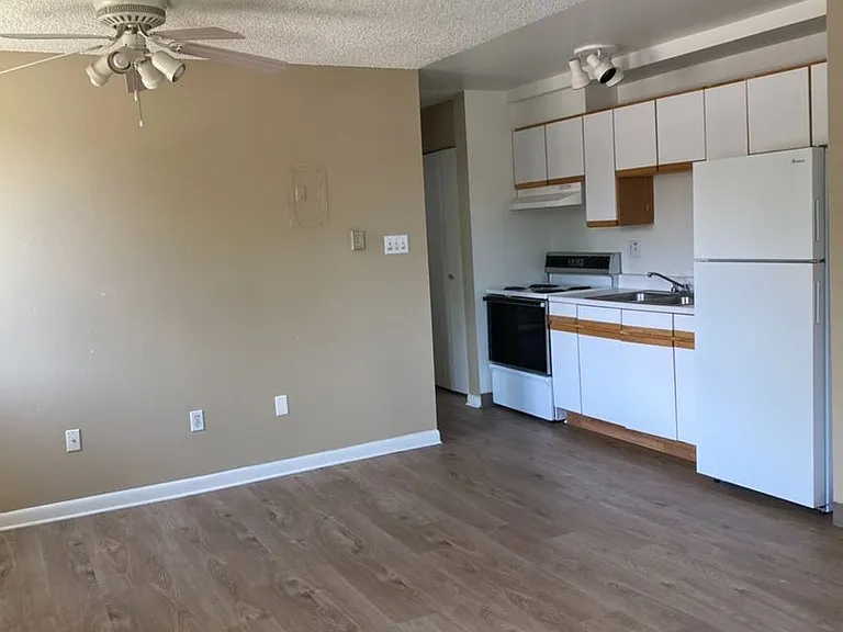 499 W Progress Ave — Photo 2