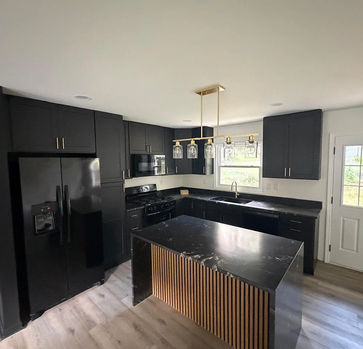 4 bed, 1548 sqft, $2,500 — Photo 1