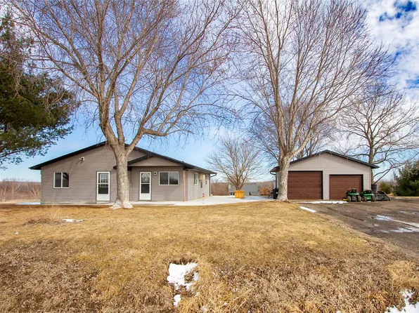 1056 150th Ave, Knoxville, IA 50138