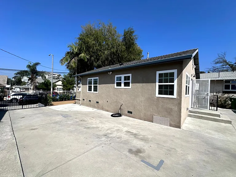 1456-1460 N. Ricardo St. — Photo 26