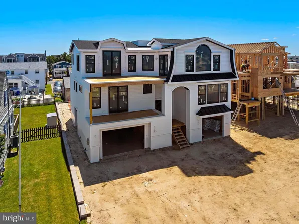280 W 15th St, Ship Bottom, NJ 08008