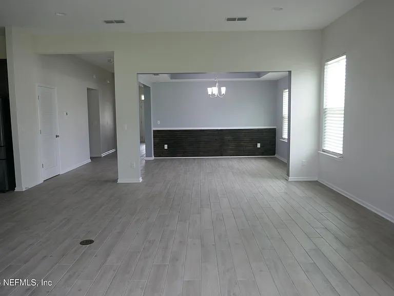 375 Great Lakes Ct — Photo 8