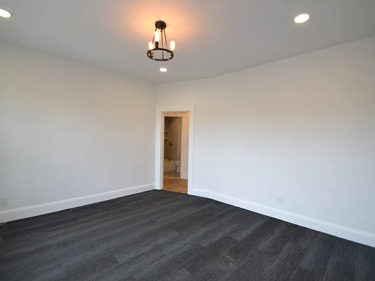 21 Walnut St #2 — Photo 6