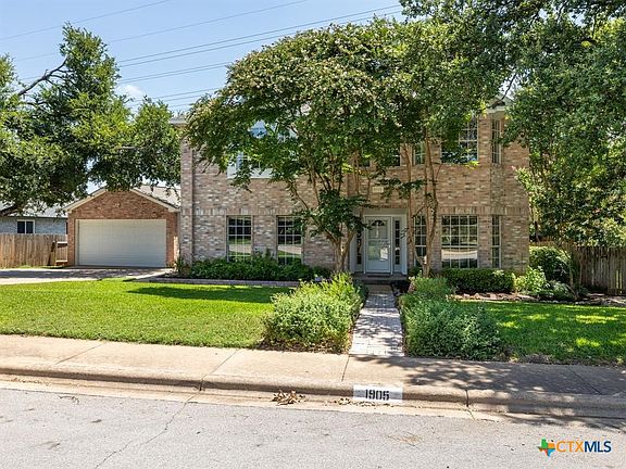 3rd image of 1905 Chaparral Dr