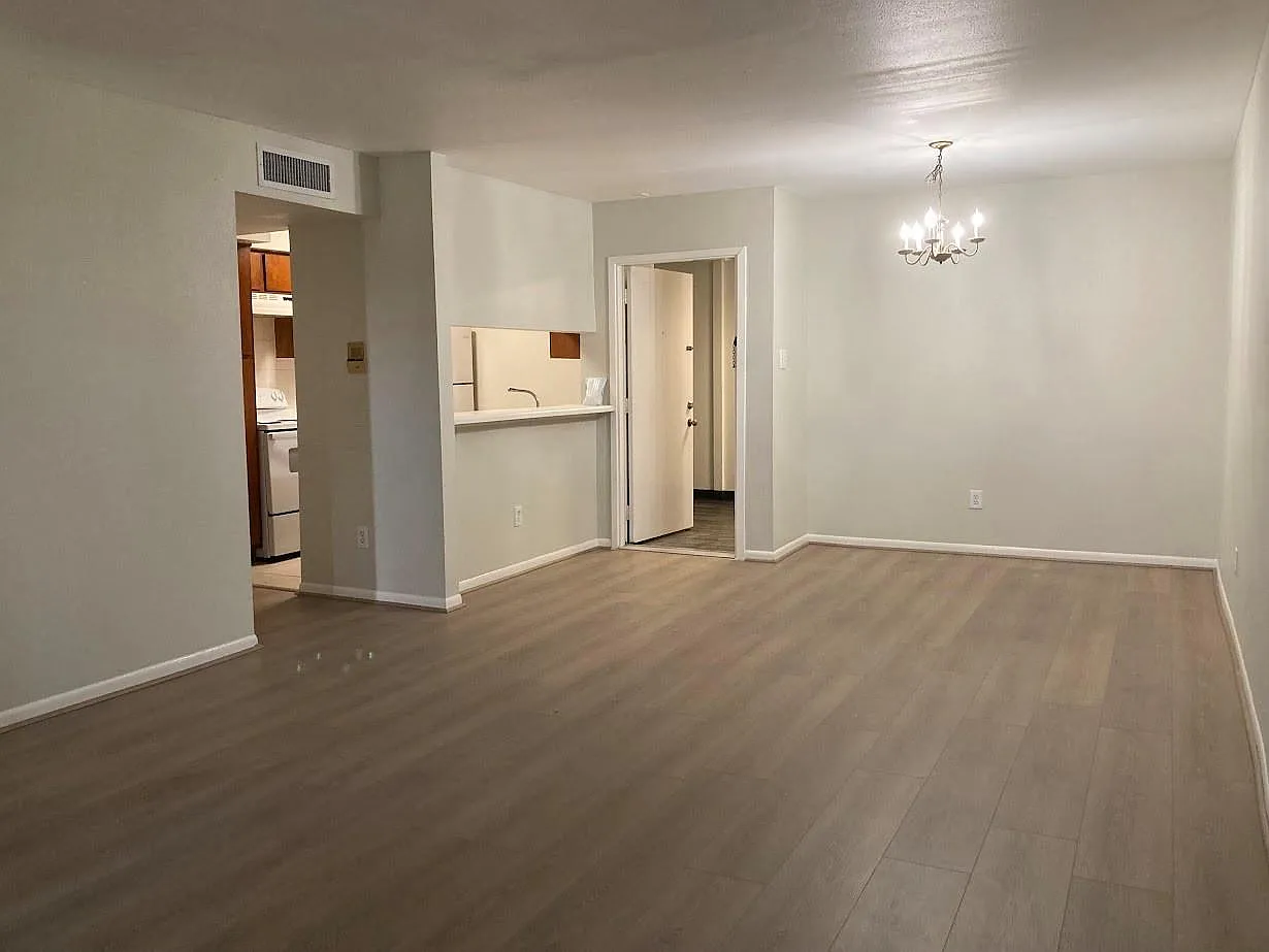2 bed, 1.5 bath, 950 sqft, $1,050 — Photo 1