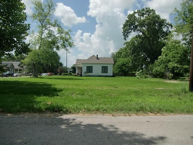 2nd image of 2020 Cable Ave