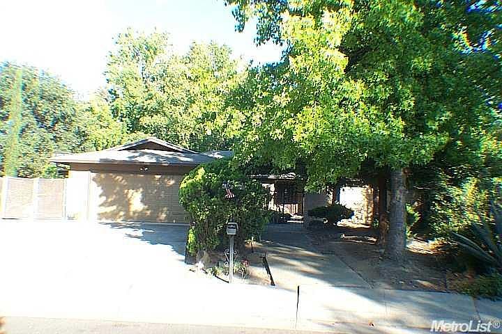 1st image of 2830 Crittendon Ct