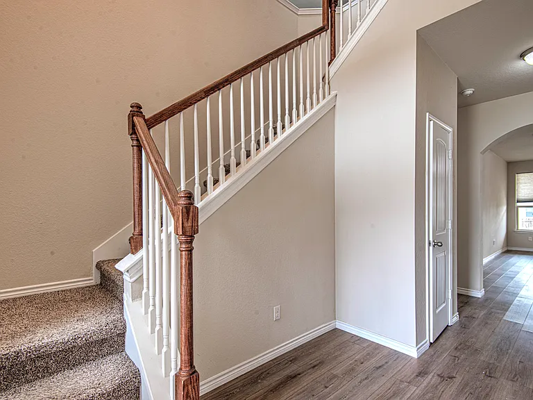 6107 Lavaca Dr — Photo 3