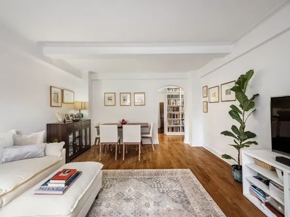 245 East 72nd Street image 3 of 12