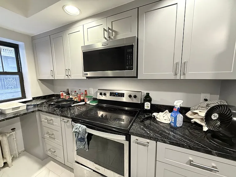 450 Park Dr #1 — Photo 4