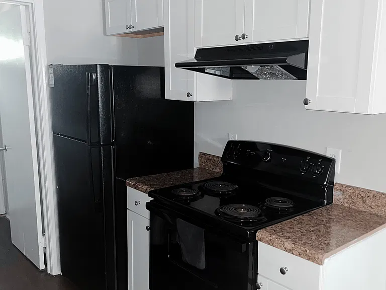 Town Square Apartments — Photo 6