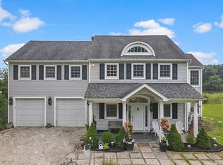 17 Private Rd, Mastic Beach, NY 11951