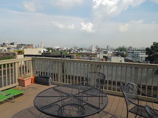 Sold by Washington Realty Corp. | media 9