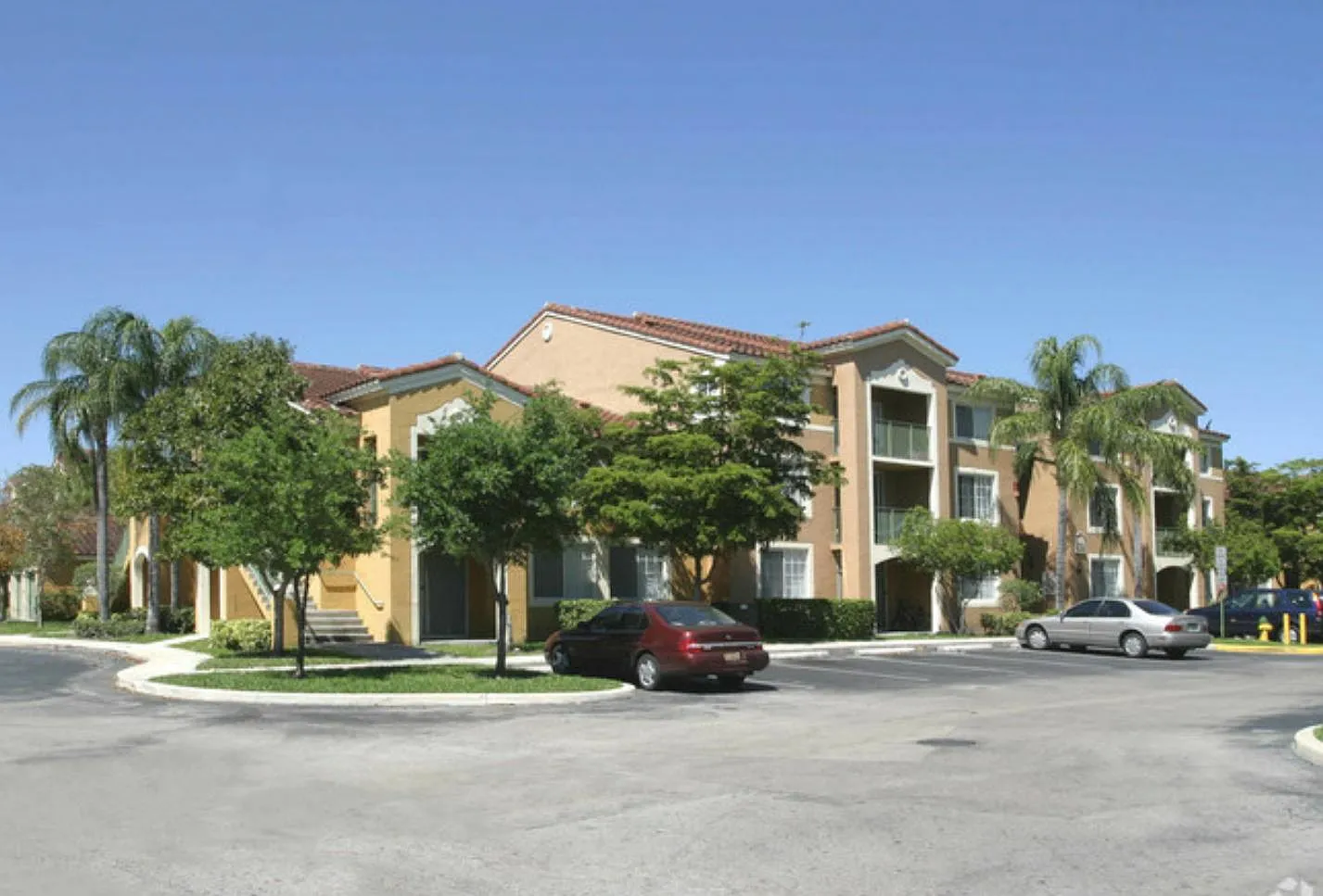 2021 Renaissance Blvd — Photo 4
