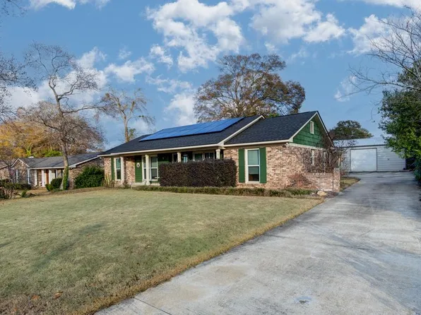 6104 Windsor Dr, Columbus, GA 31909