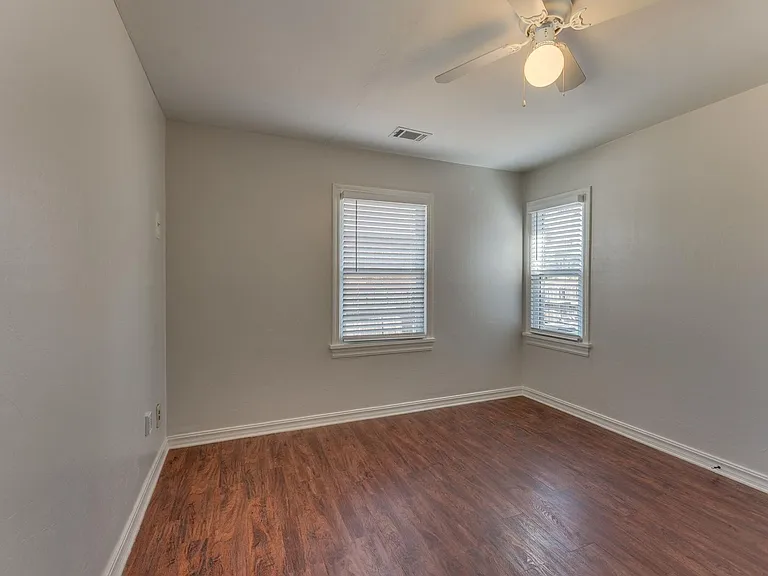1825 NW 35th St — Photo 38
