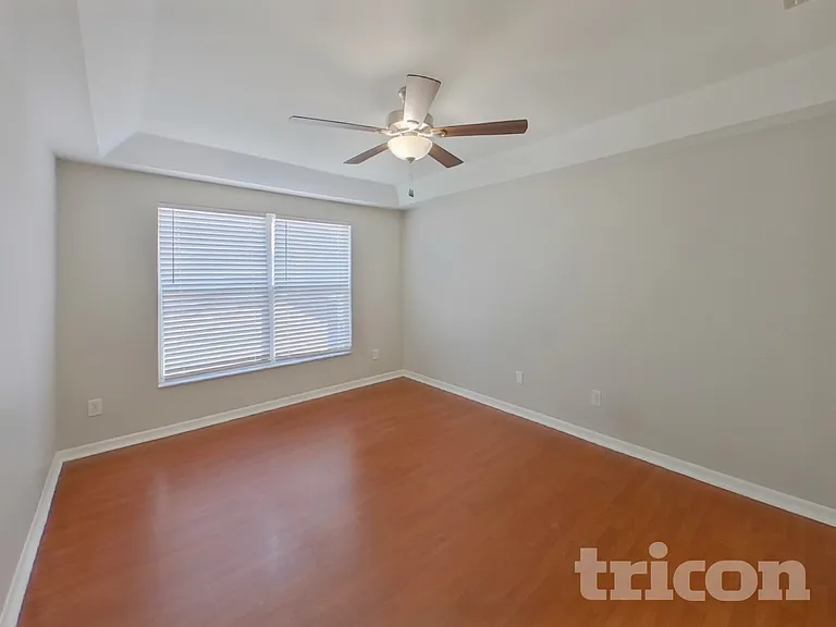 914 Cape Cod Cir — Photo 9
