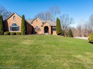 2101 Crested Butte Dr, White Lake, MI