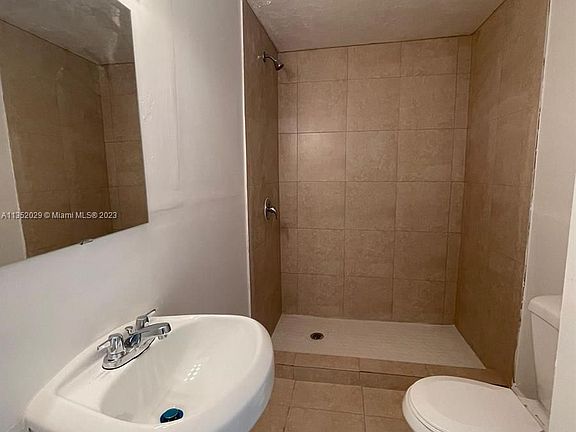 3rd image of 633 NW 15th Ave #10
