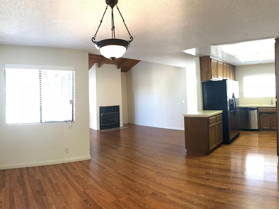 2nd image of 708 1/2 Fernleaf Ave