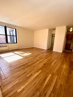 Rented by Guy Goldman, LREB | media 7