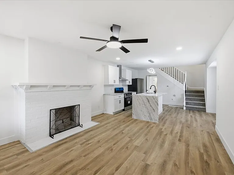 1038 N Parker Ave — Photo 5