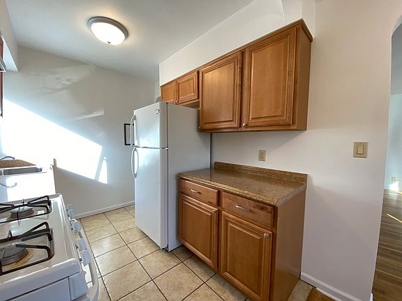 3rd image of 20-84 33rd St #2